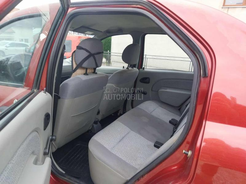 Dacia Logan 