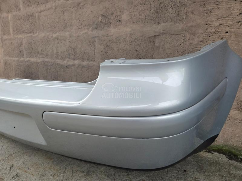 Zadnji branik golf 4