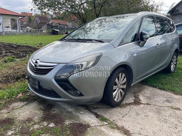 Farovi za Opel Zafira od 2012. do 2016. god.