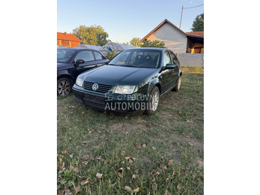 Delovi za Volkswagen Bora 1.6FSI 2002. god.