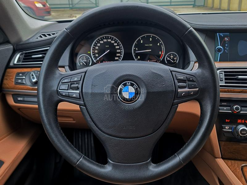 BMW 730 POGLEDATI TEXT