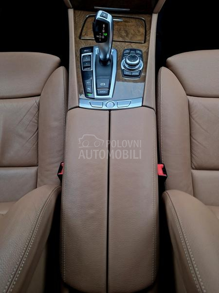 BMW 730 POGLEDATI TEXT