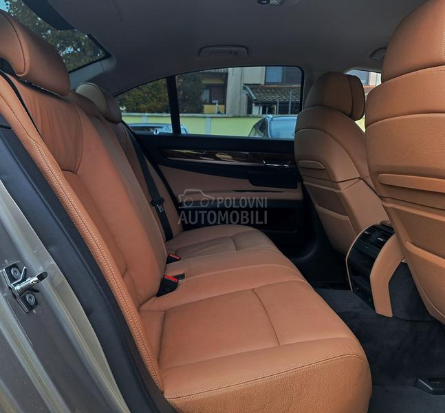 BMW 730 POGLEDATI TEXT