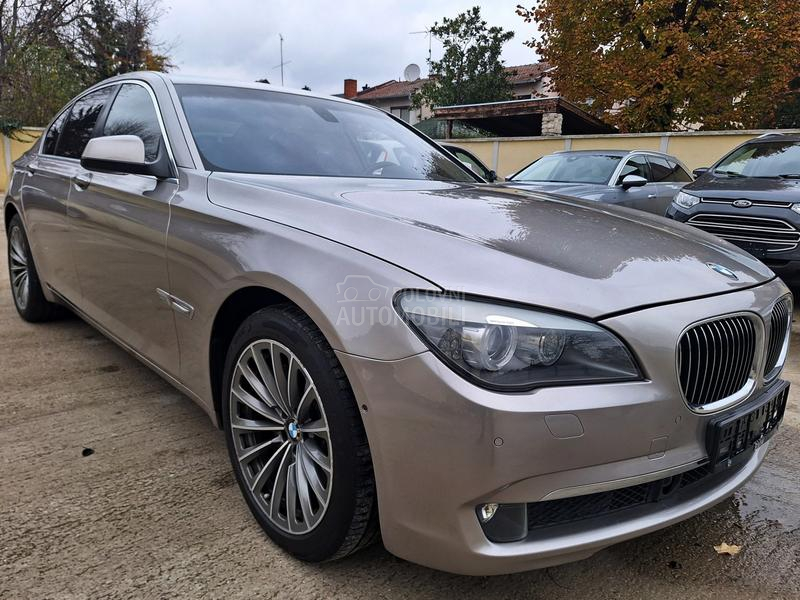 BMW 730 POGLEDATI TEXT