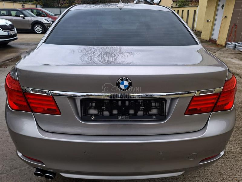 BMW 730 POGLEDATI TEXT