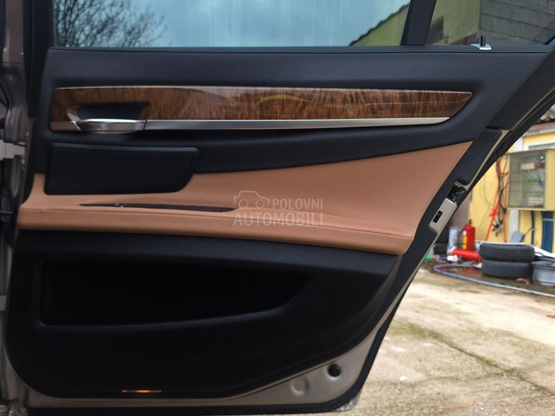 BMW 730 POGLEDATI TEXT
