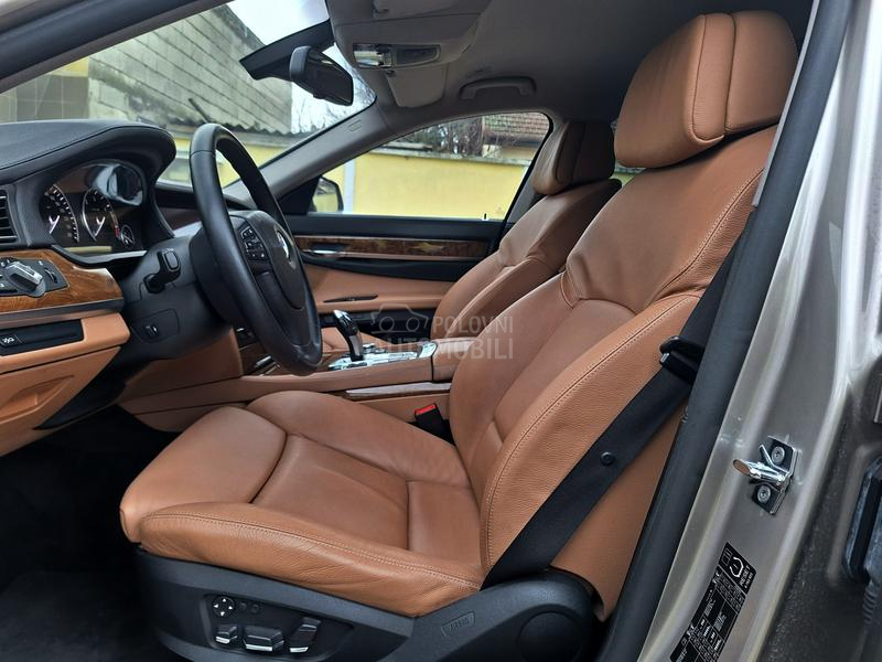 BMW 730 POGLEDATI TEXT