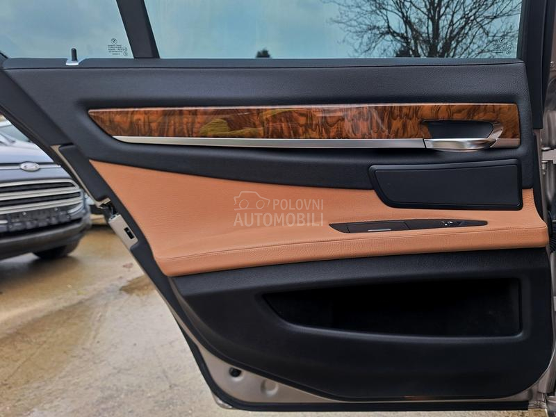 BMW 730 POGLEDATI TEXT