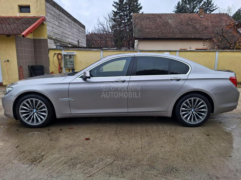 BMW 730 POGLEDATI TEXT