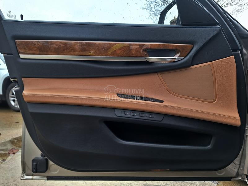 BMW 730 POGLEDATI TEXT