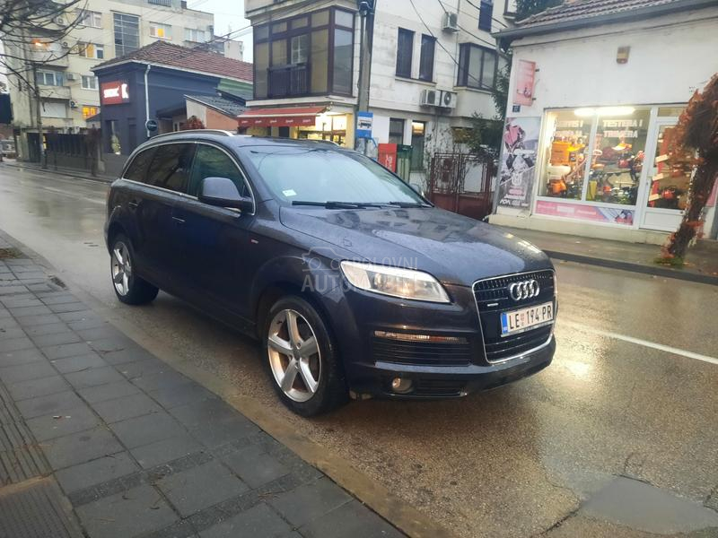 Audi Q7 