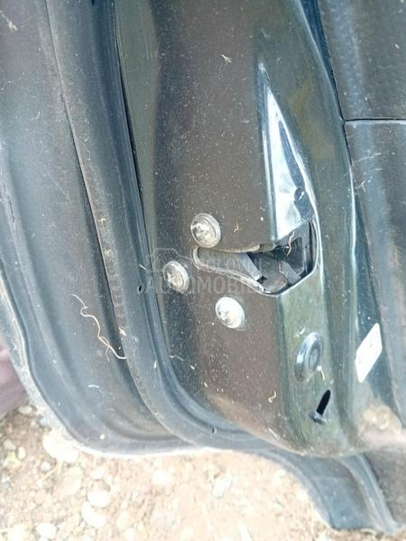 Zadnja leva brava vrata