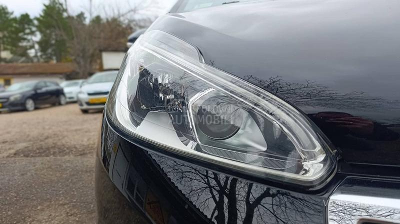 Peugeot 208 1.5 Blue BNM5 Active