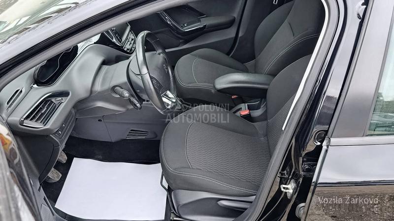 Peugeot 208 1.5 Blue BNM5 Active