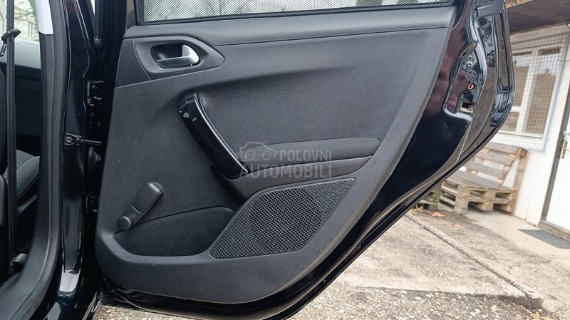 Peugeot 208 1.5 Blue BNM5 Active