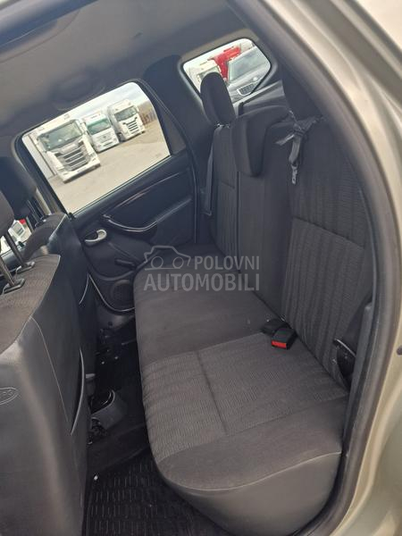 Dacia Duster 1.6 B E N Z/4X4/