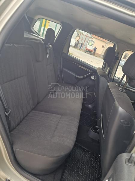 Dacia Duster 1.6 B E N Z/4X4/