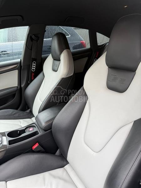 Audi S5 CH