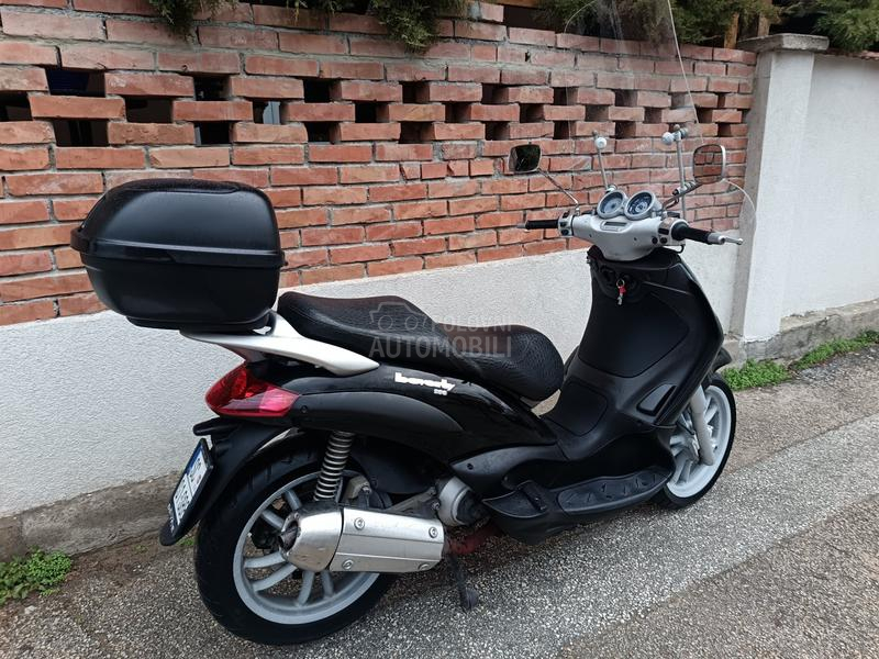 Piaggio Beverly 200