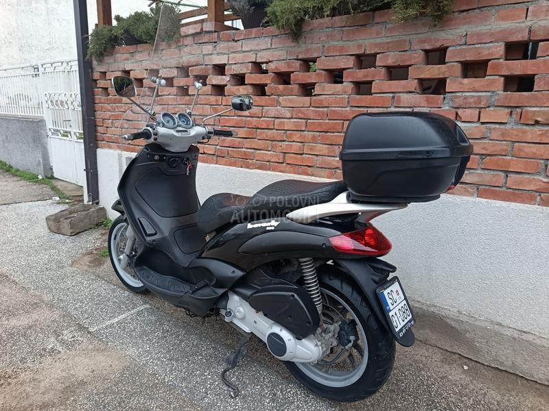 Piaggio Beverly 200