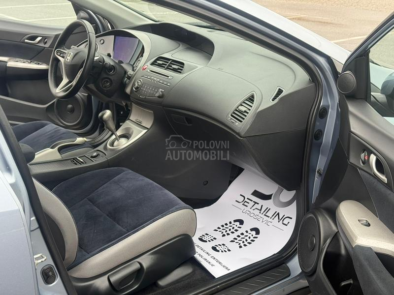 Honda Civic 1.8 i-VTEC