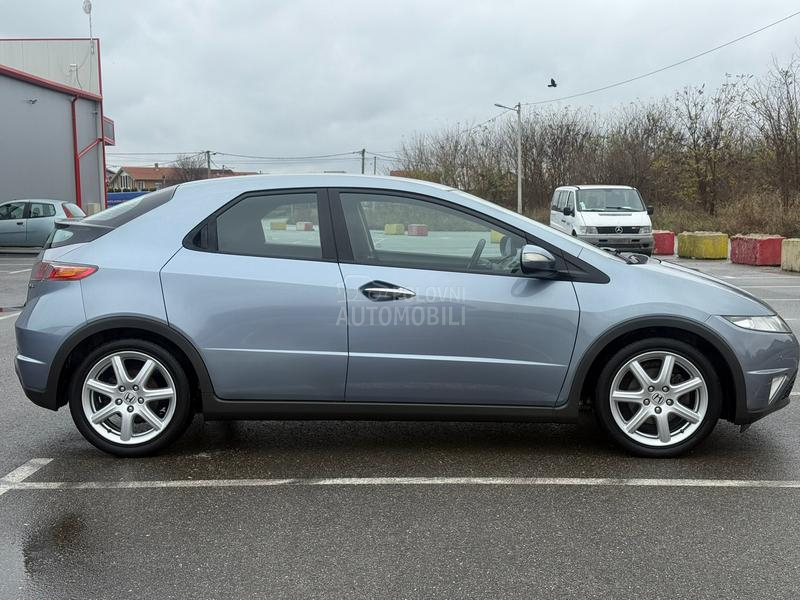 Honda Civic 1.8 i-VTEC