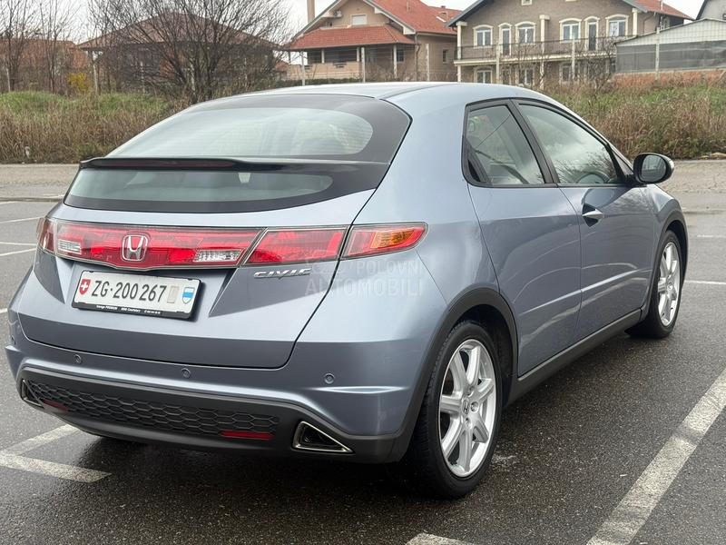 Honda Civic 1.8 i-VTEC