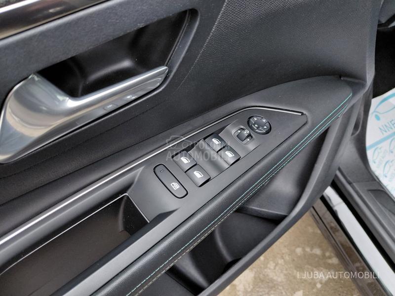 Peugeot 3008 1.5hdi ALLURE 8MM