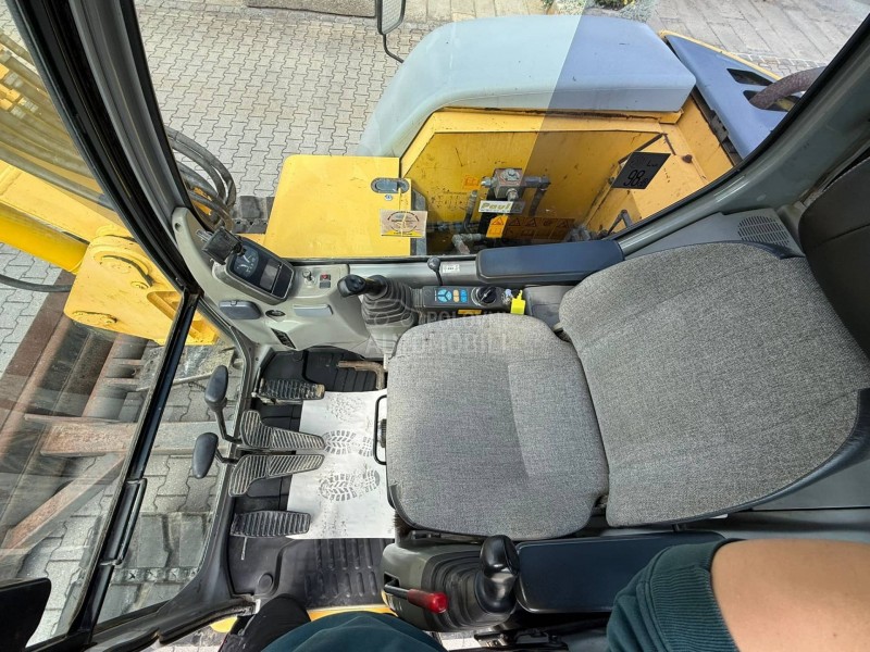 New Holland KOBELCO E801ES