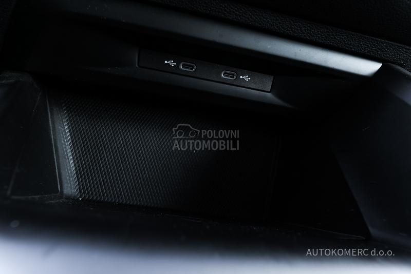 Volkswagen Golf 8 1.0 TSI Life DSG