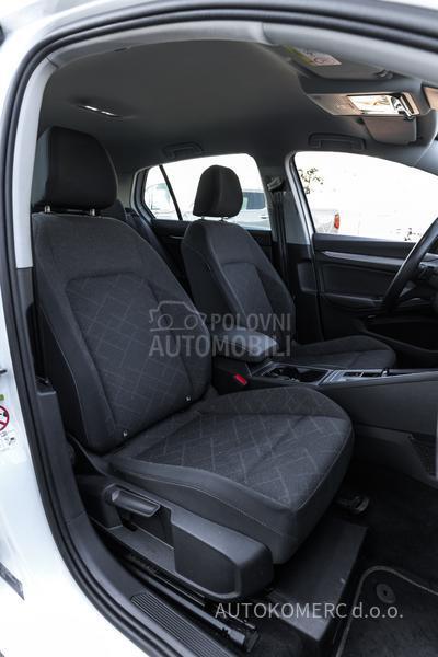 Volkswagen Golf 8 1.0 TSI Life DSG