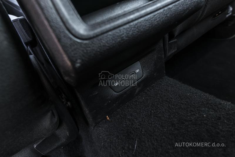 Volkswagen Golf 8 1.0 TSI Life DSG