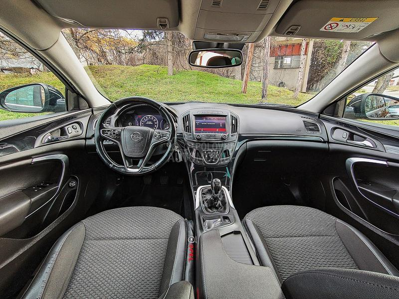 Opel Insignia 2.0 SPORTS TOURER