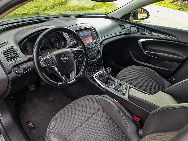 Opel Insignia 2.0 SPORTS TOURER