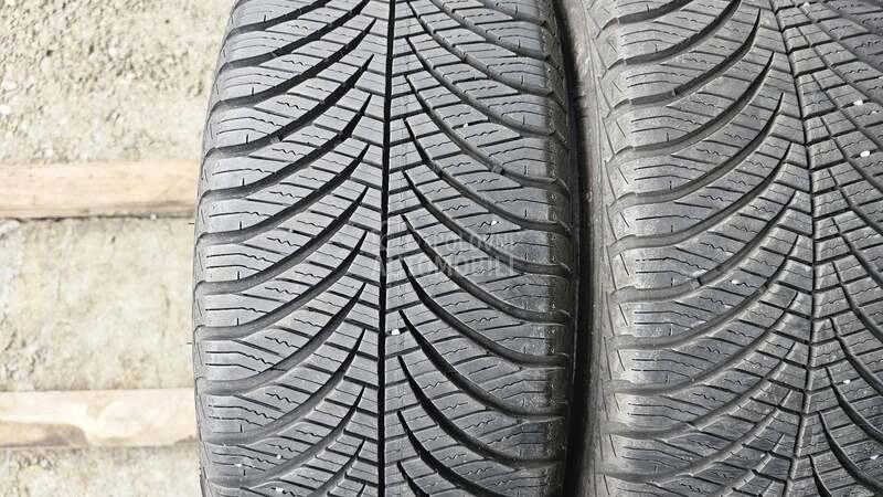Goodyear 215/45 R17 Zimska