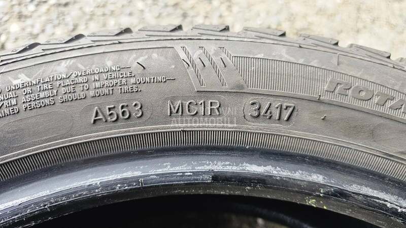 Goodyear 215/45 R17 Zimska