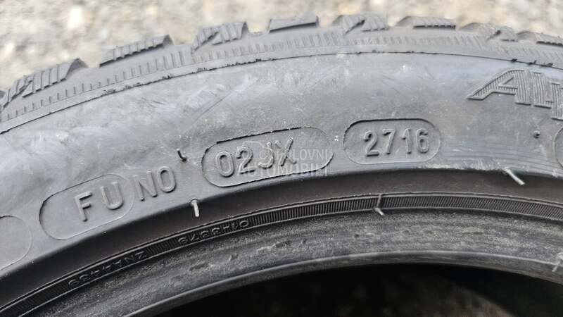 Michelin 215/45 R17 Zimska