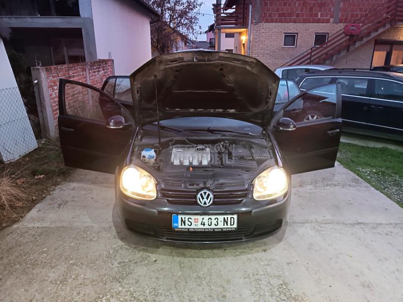 Volkswagen Golf 5 Lutkicaaa