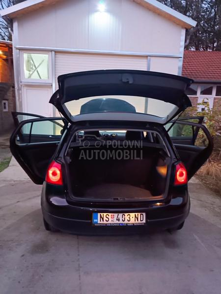 Volkswagen Golf 5 Lutkicaaa