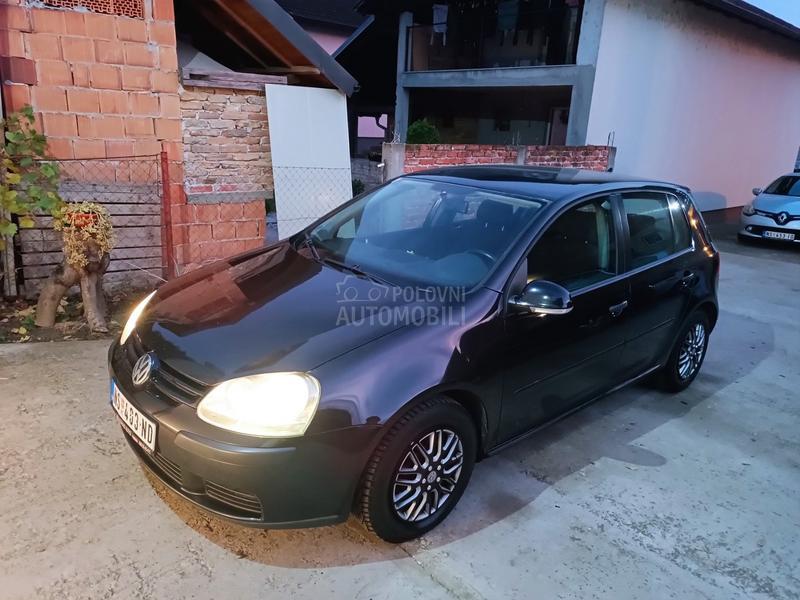 Volkswagen Golf 5 Lutkicaaa