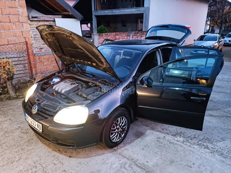Volkswagen Golf 5 Lutkicaaa