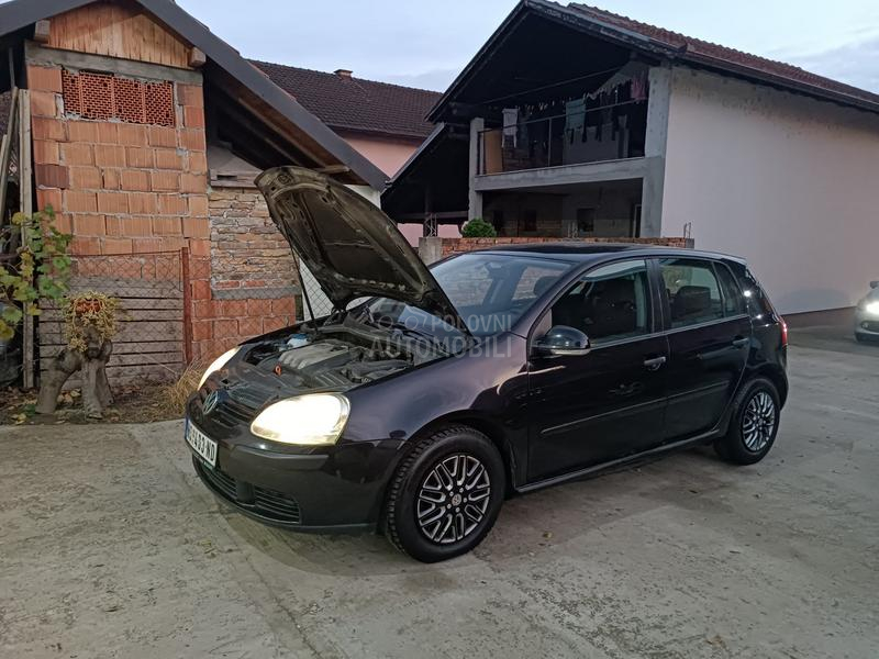 Volkswagen Golf 5 Lutkicaaa