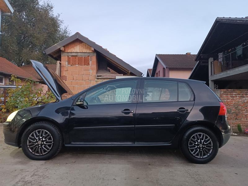 Volkswagen Golf 5 Lutkicaaa