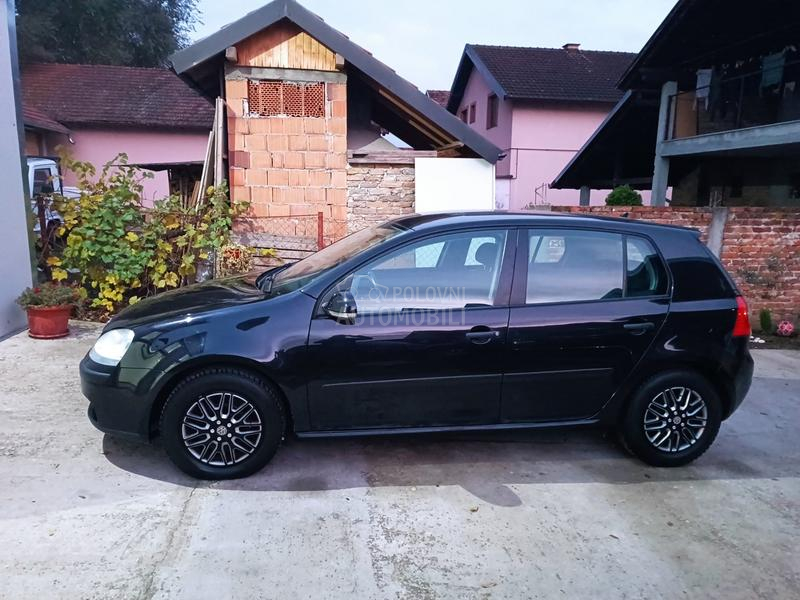 Volkswagen Golf 5 Lutkicaaa