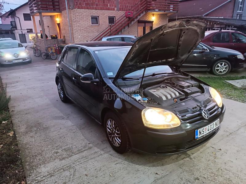 Volkswagen Golf 5 Lutkicaaa