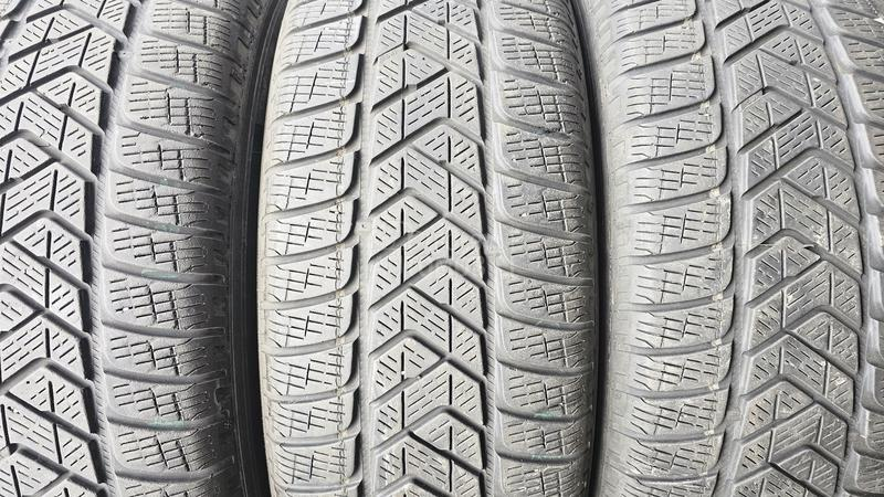 Pirelli 215/65 R17 Zimska