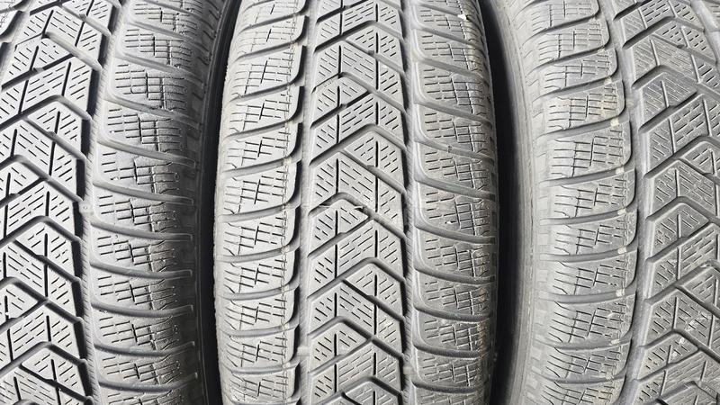 Pirelli 215/65 R17 Zimska