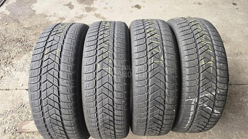 Pirelli 215/65 R17 Zimska