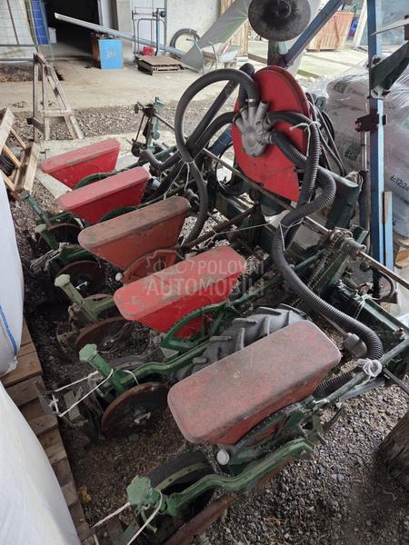 Nodet Pneumassem 5 redova