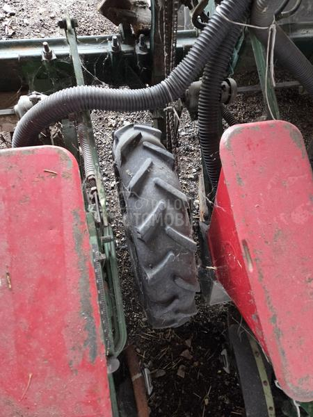 Nodet Pneumassem 5 redova